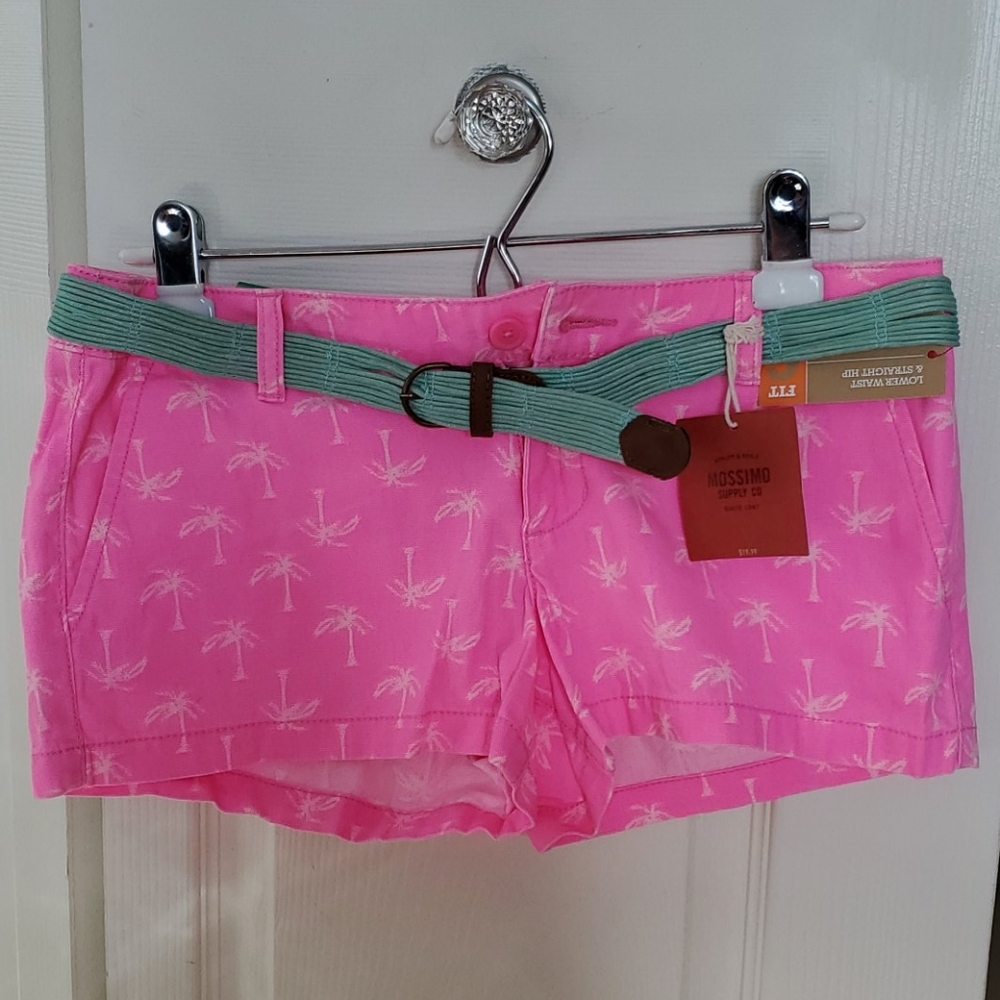 🌹Hot pink shorts with white palm trees green belt